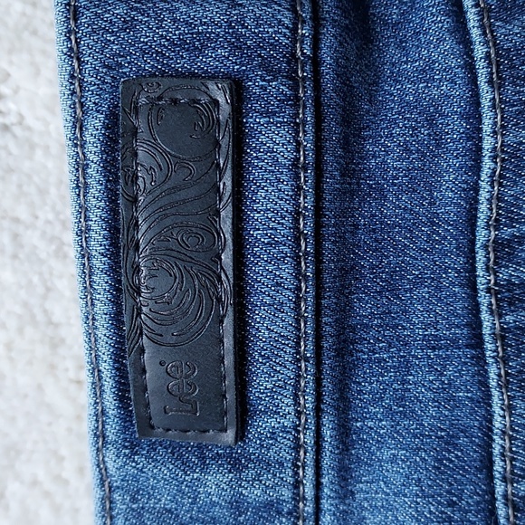 Lee 1889 Relaxed Fit Straight women's 16 Short - Picture 4 of 5